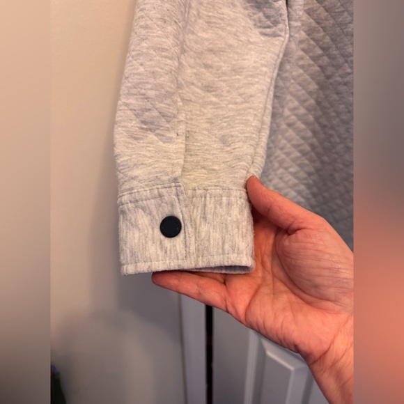 Vineyard Vines Men's Quilted Snap Jacket in Light Grey Medium - Picture 8 of 11